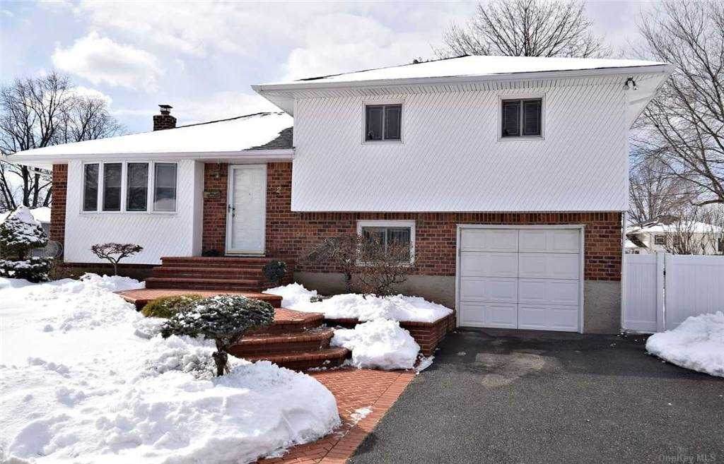 2 Newcastle Avenue - Photo 1