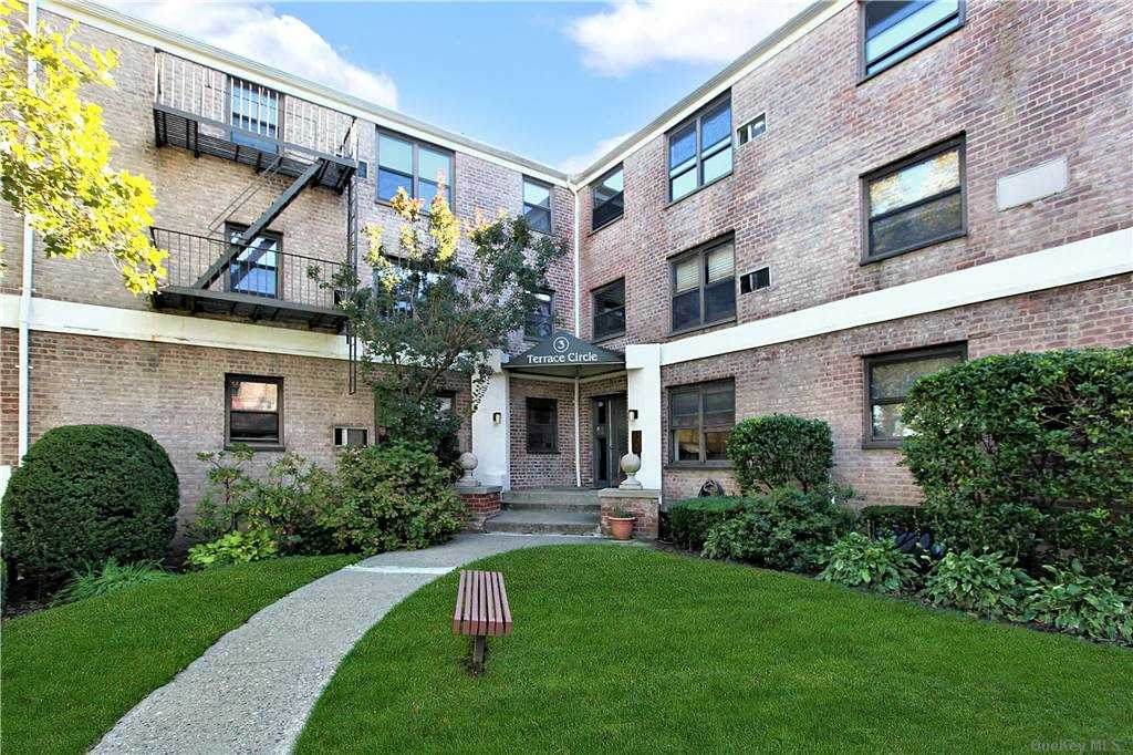 3 Terrace Circle - Photo 1