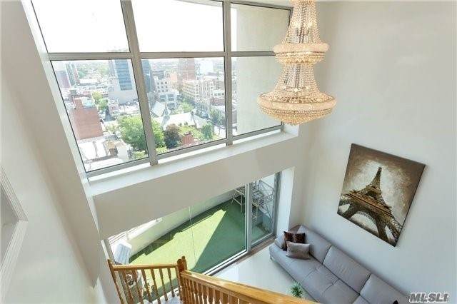 37-20 Prince Street - Photo 1