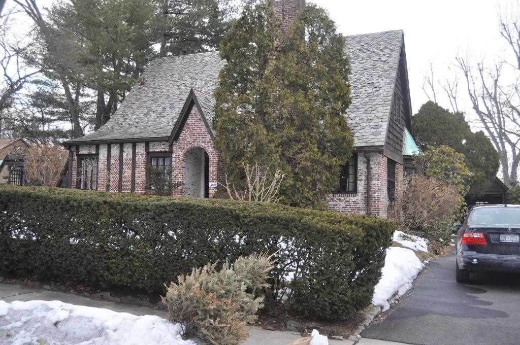 369 Beverly Road - Photo 1