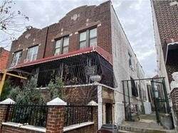865 Montgomery Street - Photo 1