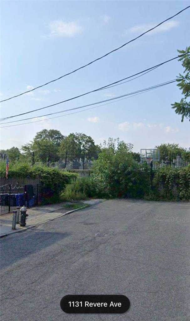 1136 Revere Avenue - Photo 1