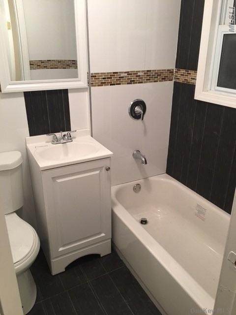 31-52 102 St - Photo 1