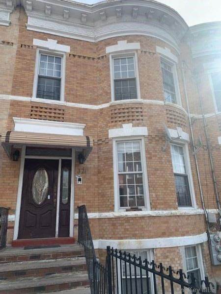 321 E 52nd St - Photo 1