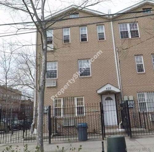 456 Amboy Street - Photo 1