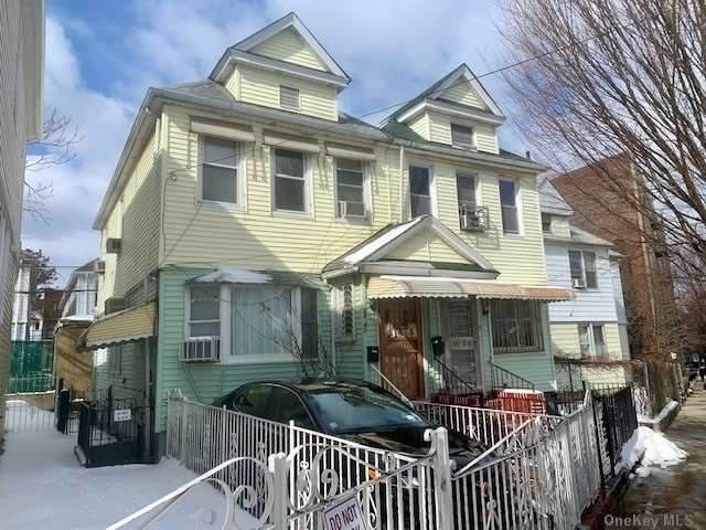 39-40 65 Place - Photo 1