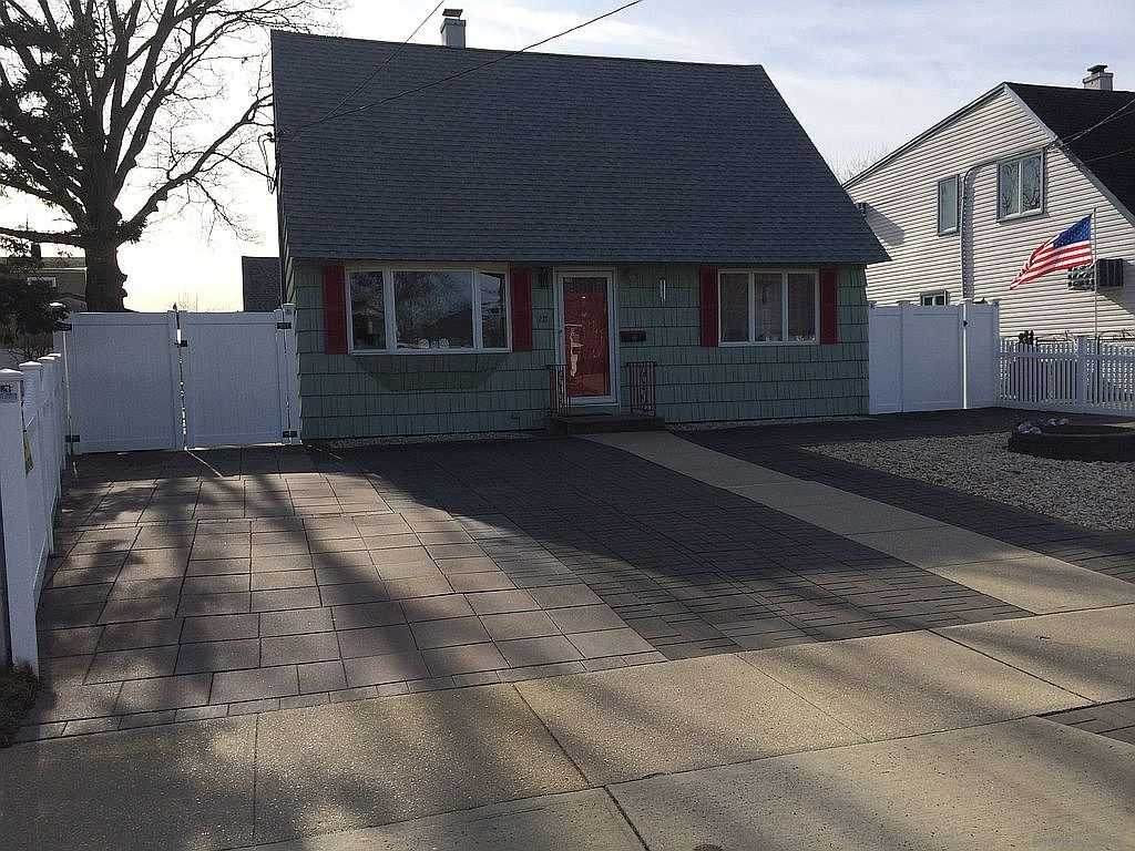 218 Lake Street - Photo 1