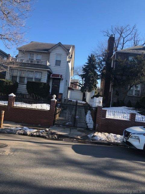 169-16 Grand Central Parkway - Photo 1