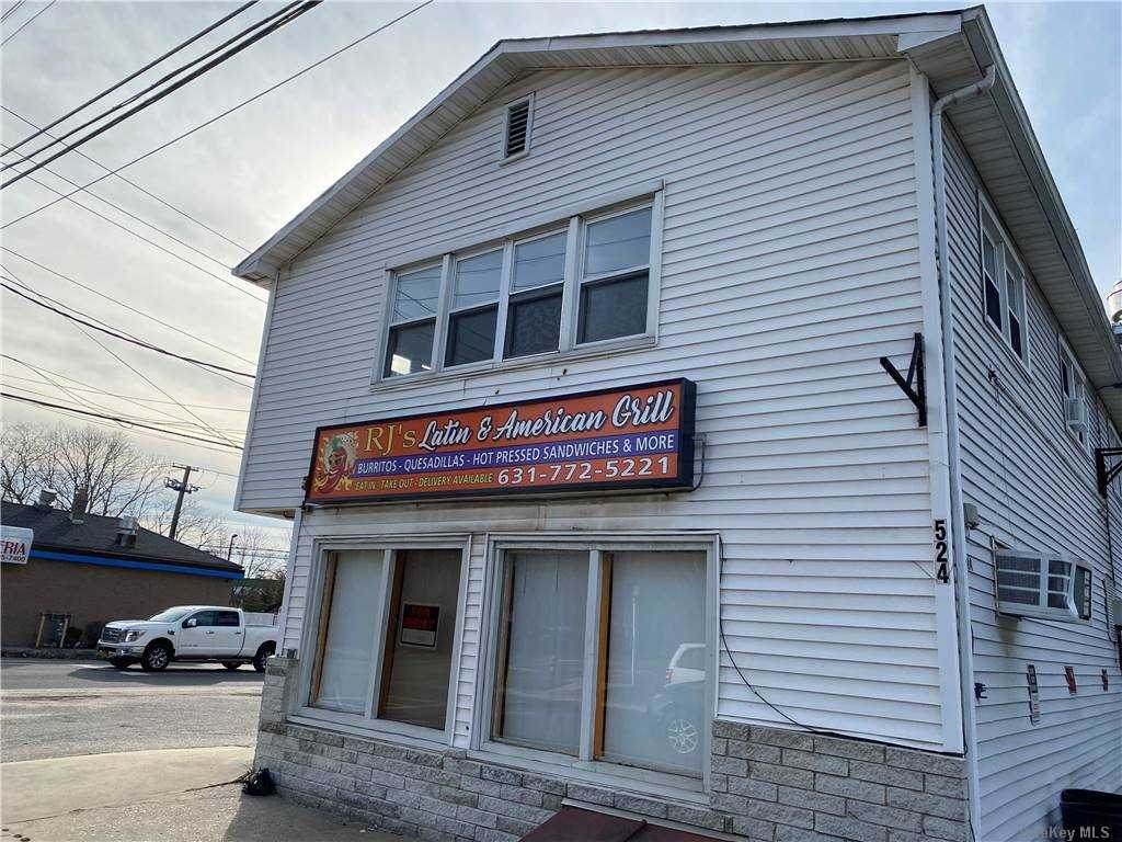 524 Mastic Road - Photo 1