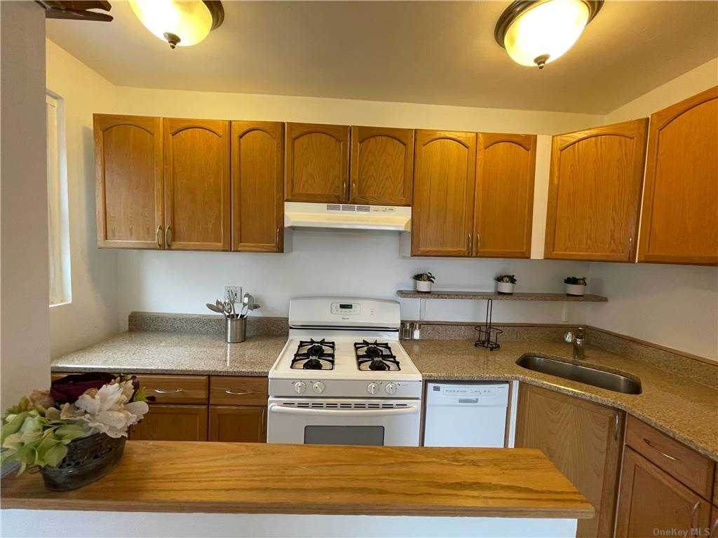 21 Bond Street - Photo 1