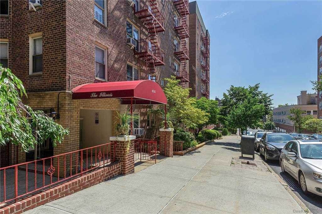 67-25 Clyde Street - Photo 1