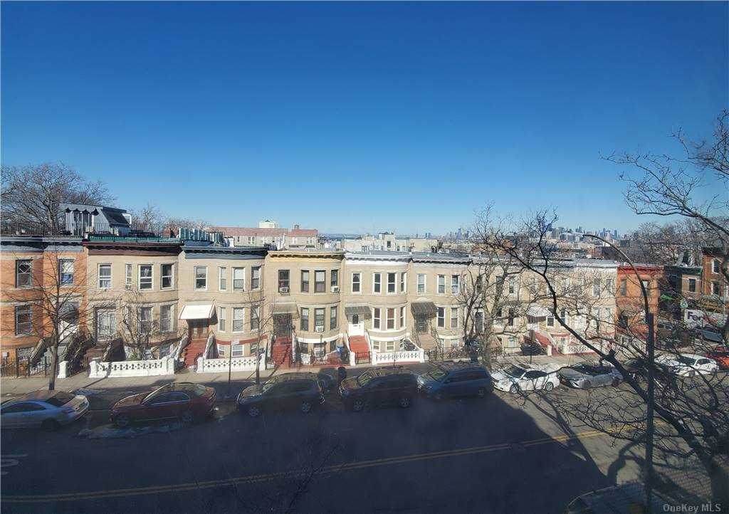 605 41st - Photo 1