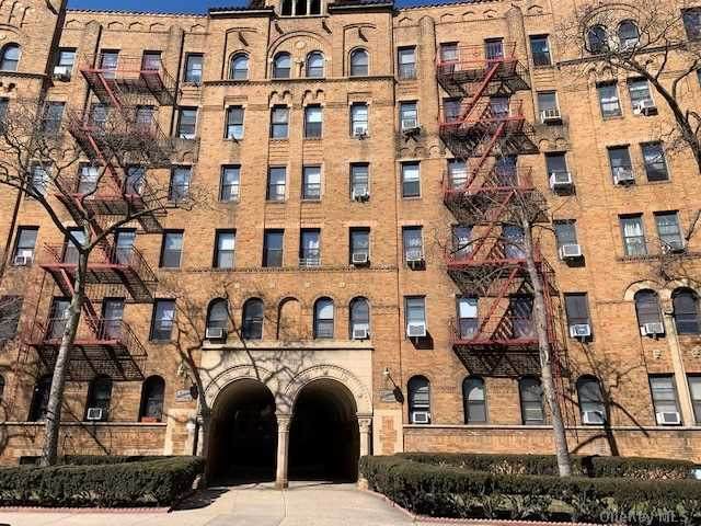 83-44 Lefferts Boulevard - Photo 1