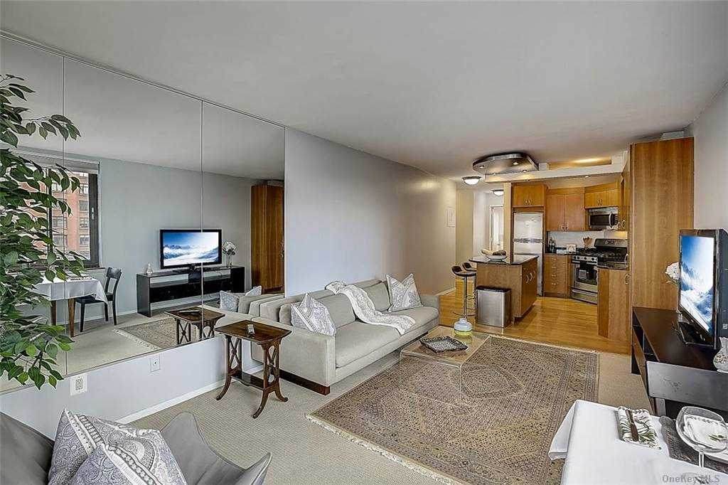 300 Albany - Photo 1