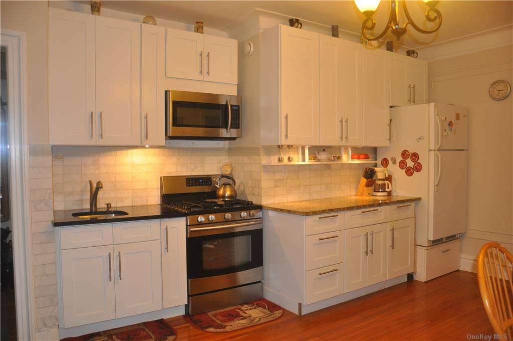 77-16 Austin Street - Photo 1