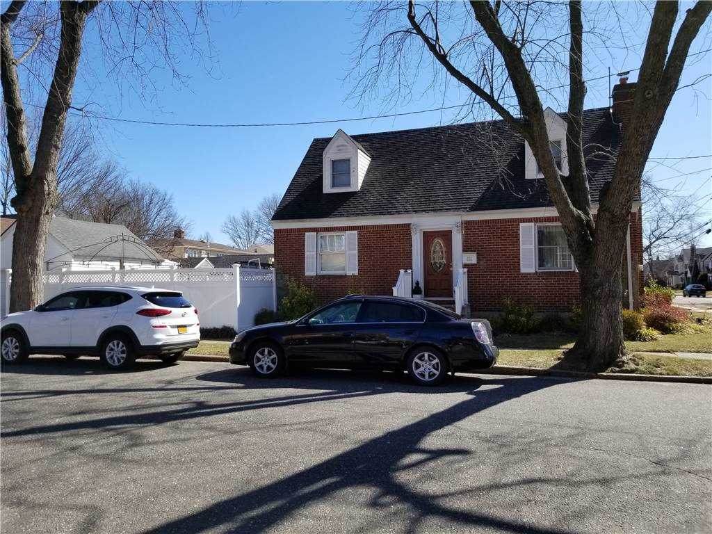 556 12th Street - Photo 1