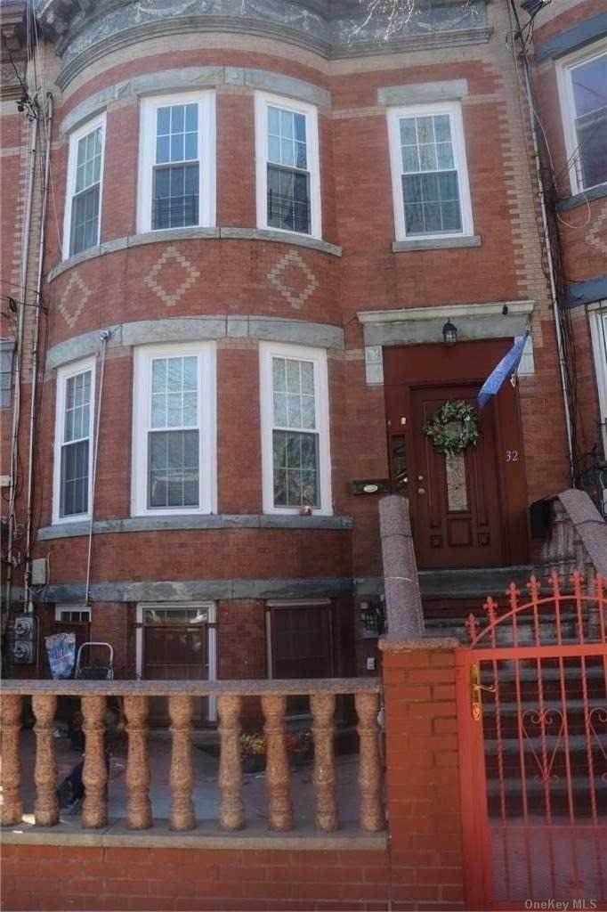 32 Nichols Avenue - Photo 1