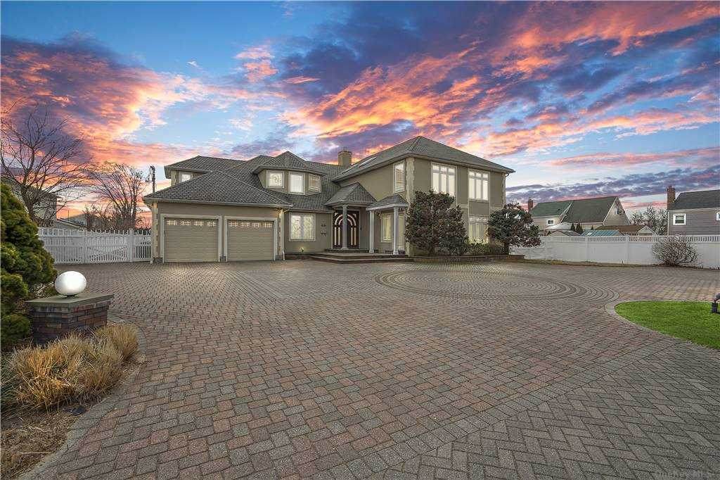 301 Great Neck Road - Photo 1