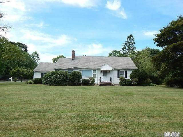 103 Moriches Boulevard - Photo 1