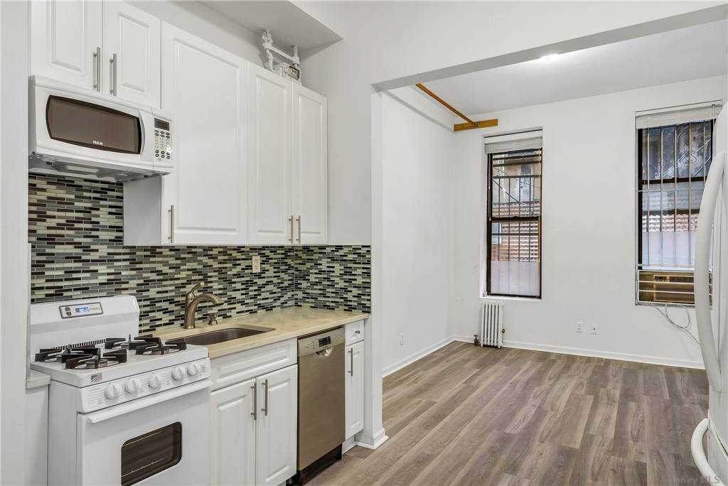 105 Thompson Street - Photo 1