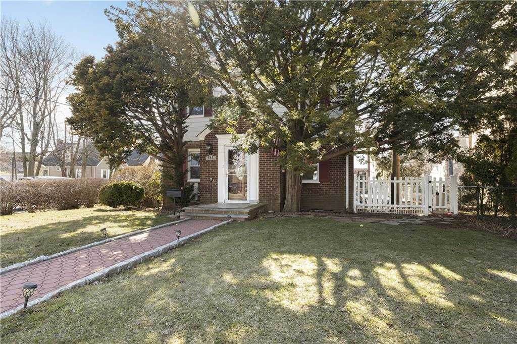 346 Nassau Boulevard - Photo 1