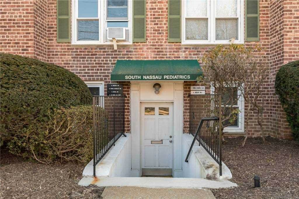 195 N Village - Photo 1
