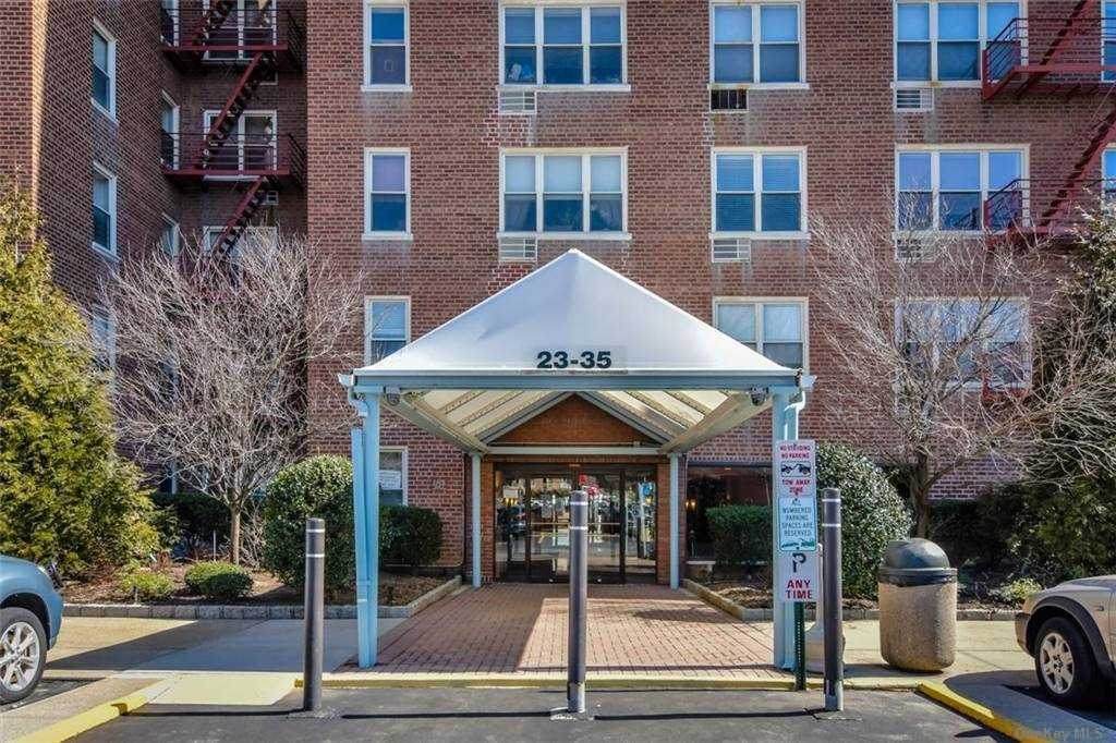 23-35 Bell Boulevard - Photo 1