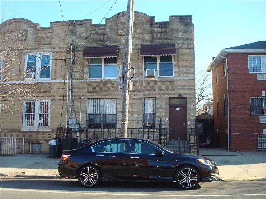 914 Dumont Avenue - Photo 1