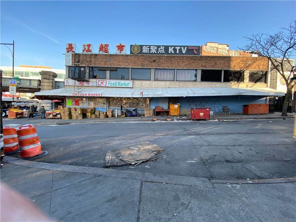 40-33 Main Street - Photo 1