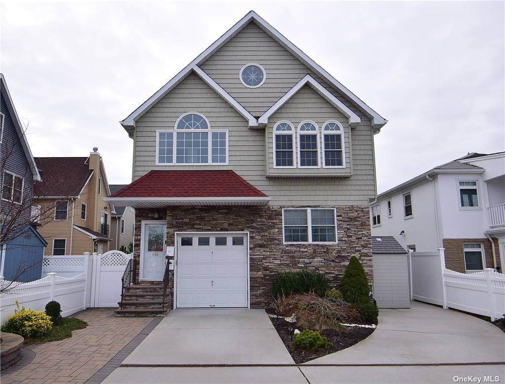 690 Park Avenue - Photo 1