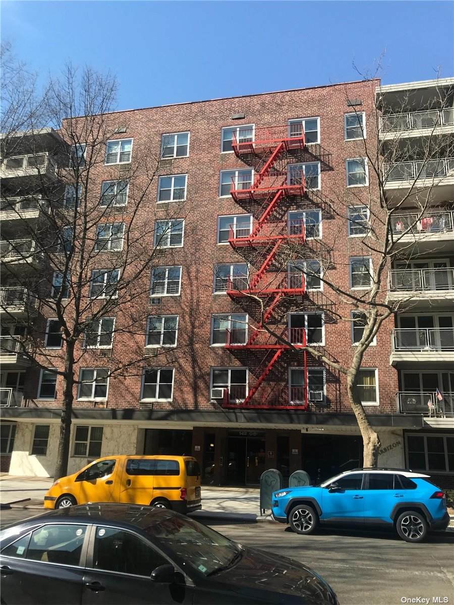 142-05 Roosevelt Avenue - Photo 1