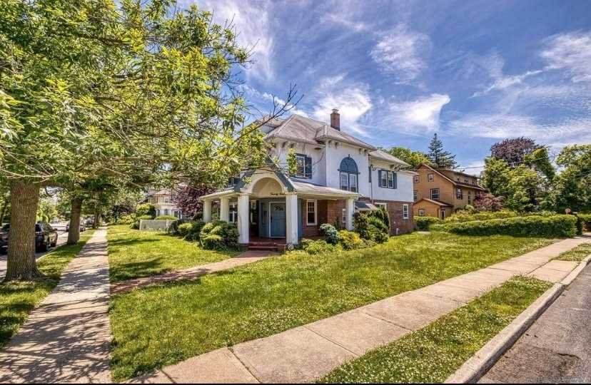 29 Neptune Avenue - Photo 1