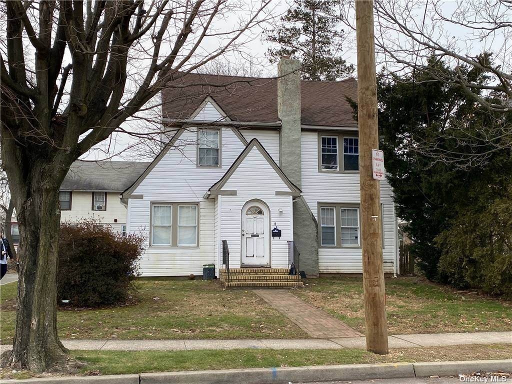 105 Warner Avenue - Photo 1