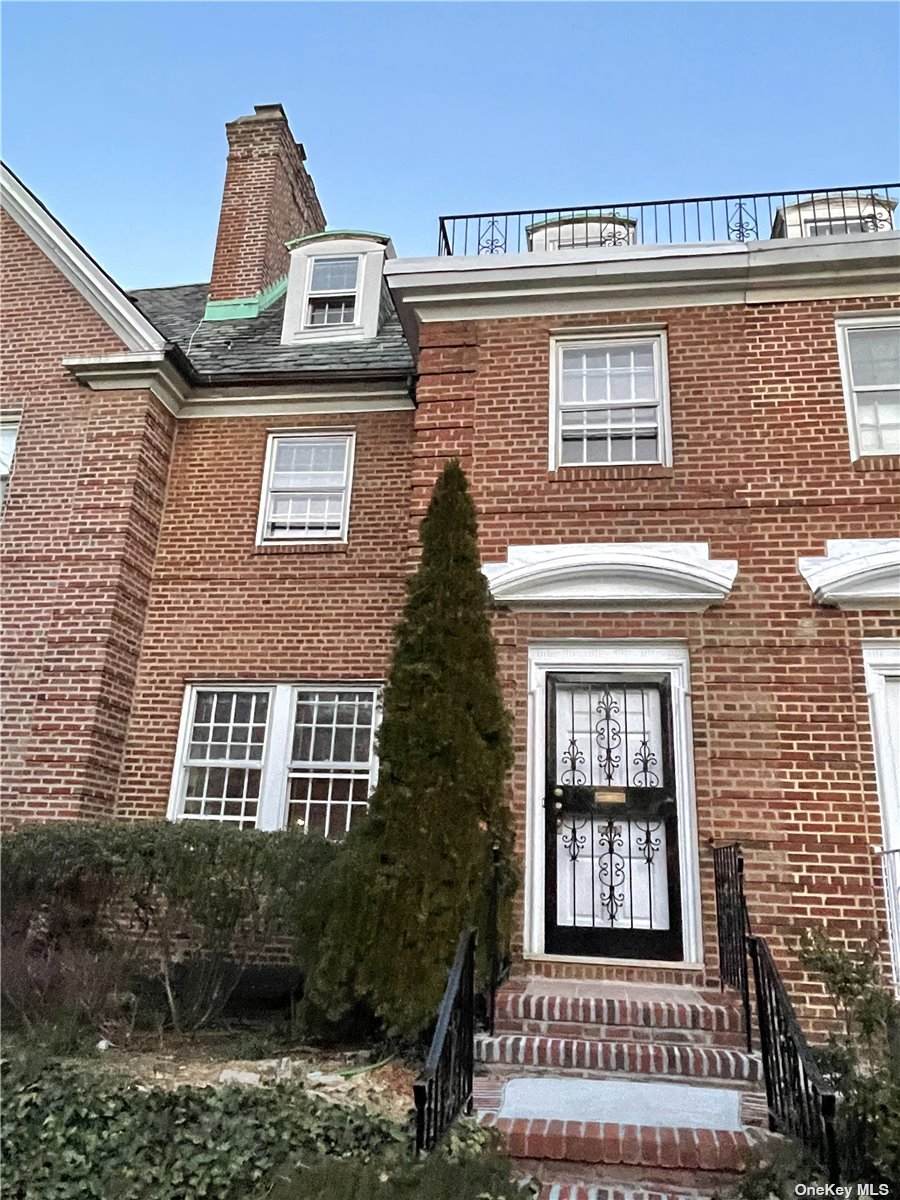 34-25 84 Street - Photo 1