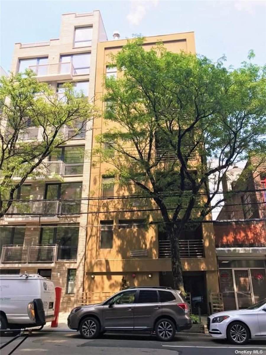 1425 Broadway - Photo 1