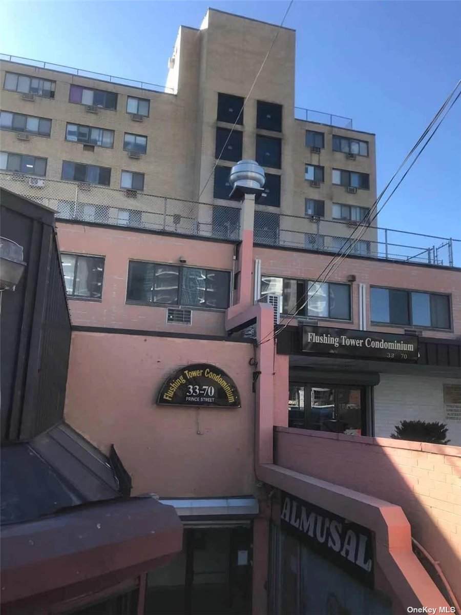 33-70 Prince Street - Photo 1