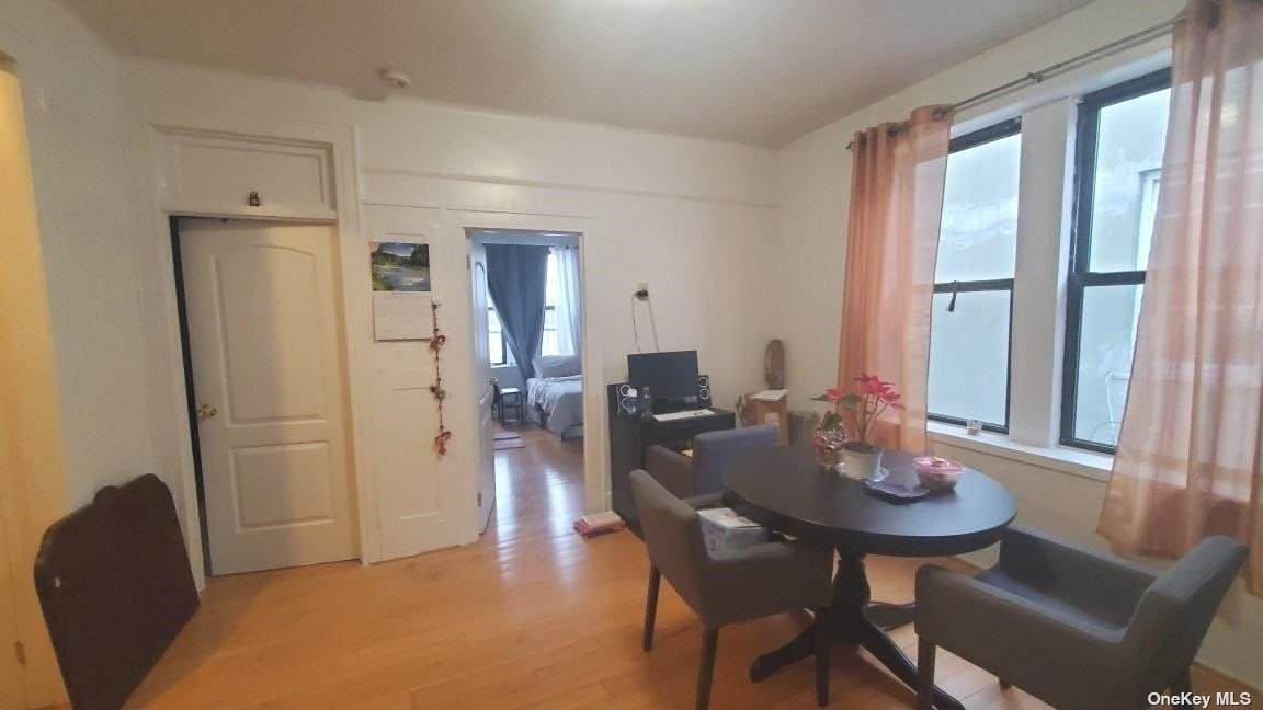 317 Schaefer - Photo 1