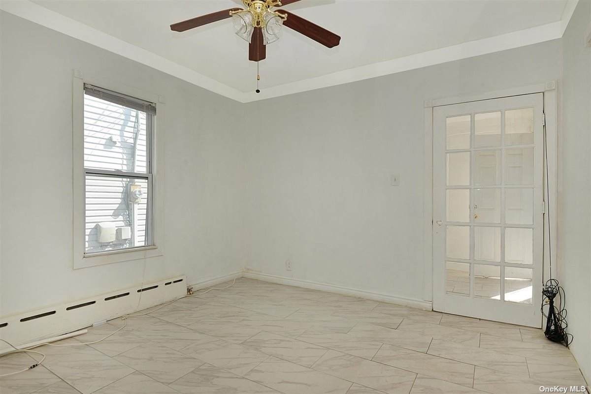 95-03 Linden Boulevard - Photo 1