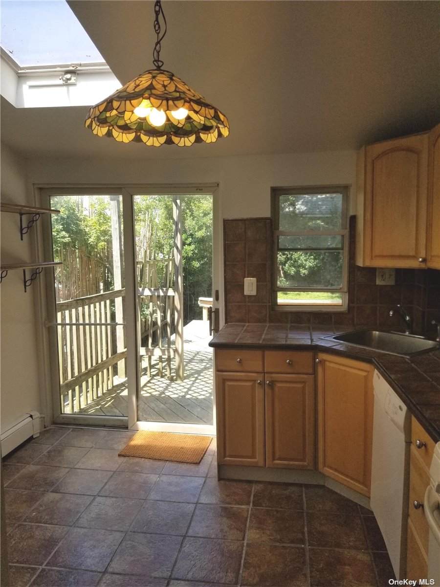 224 Jefferson Avenue - Photo 1