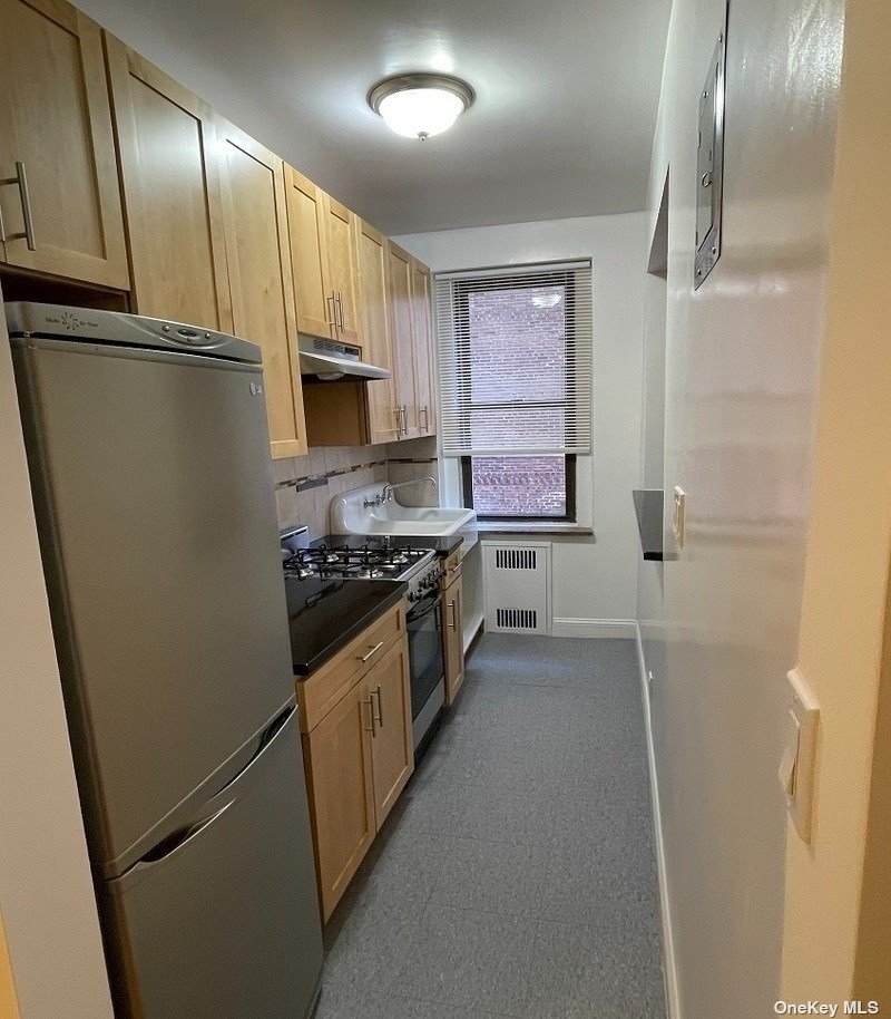 41-09 41st Street - Photo 1