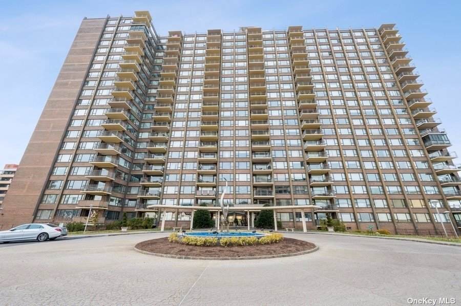 166-25 Powells Cove Boulevard - Photo 1