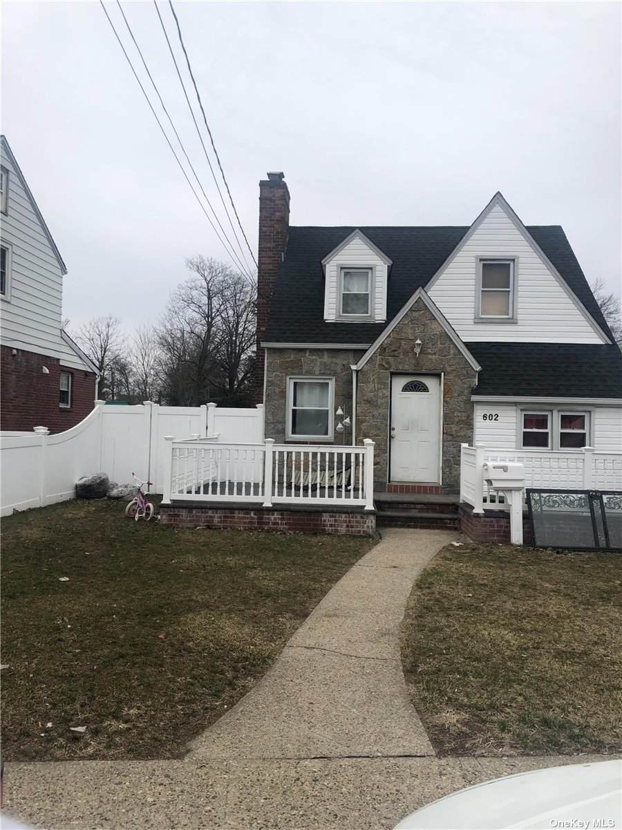 602 Meadowbrook Road - Photo 1
