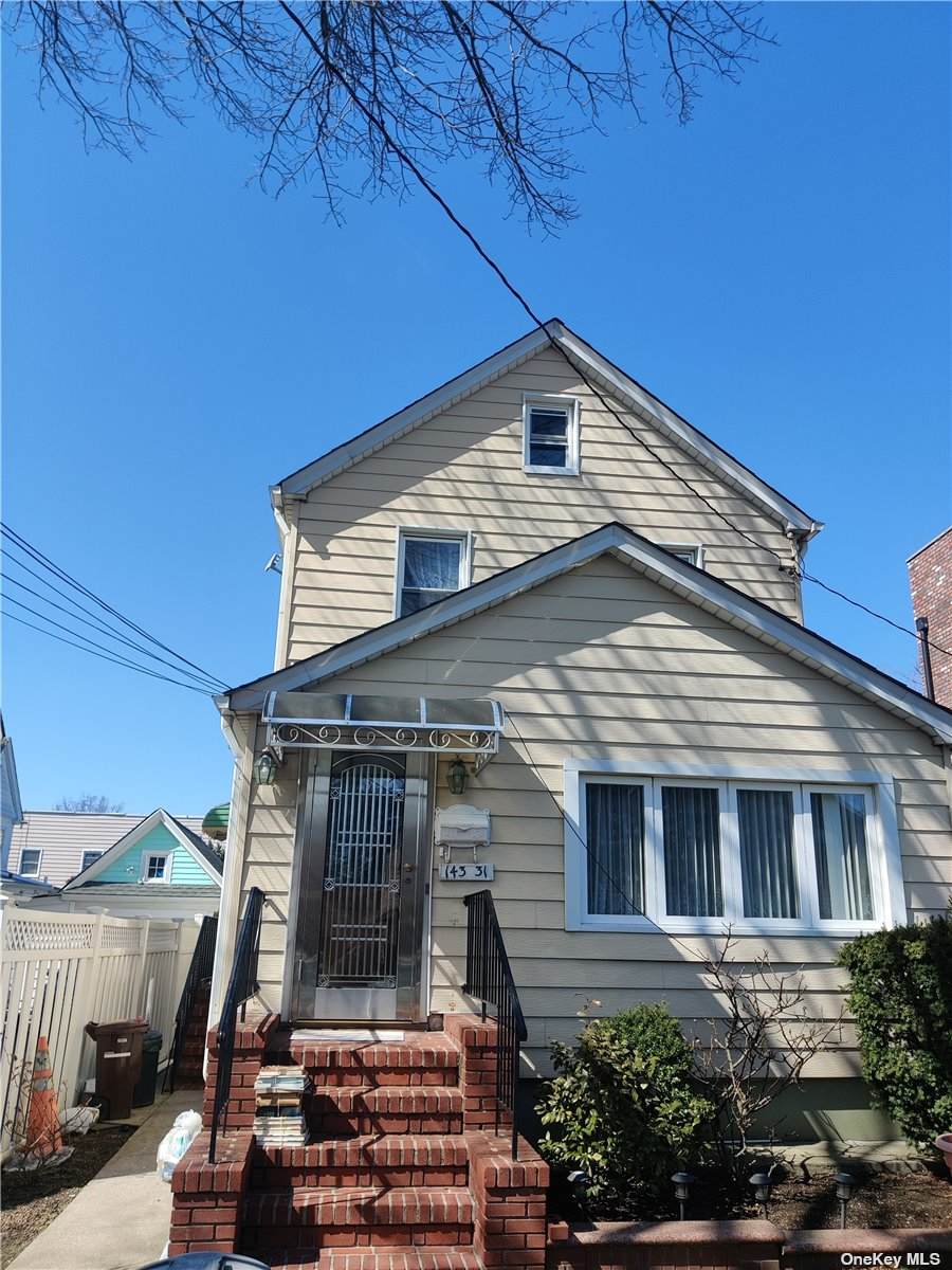 143-31 Oak Avenue - Photo 1