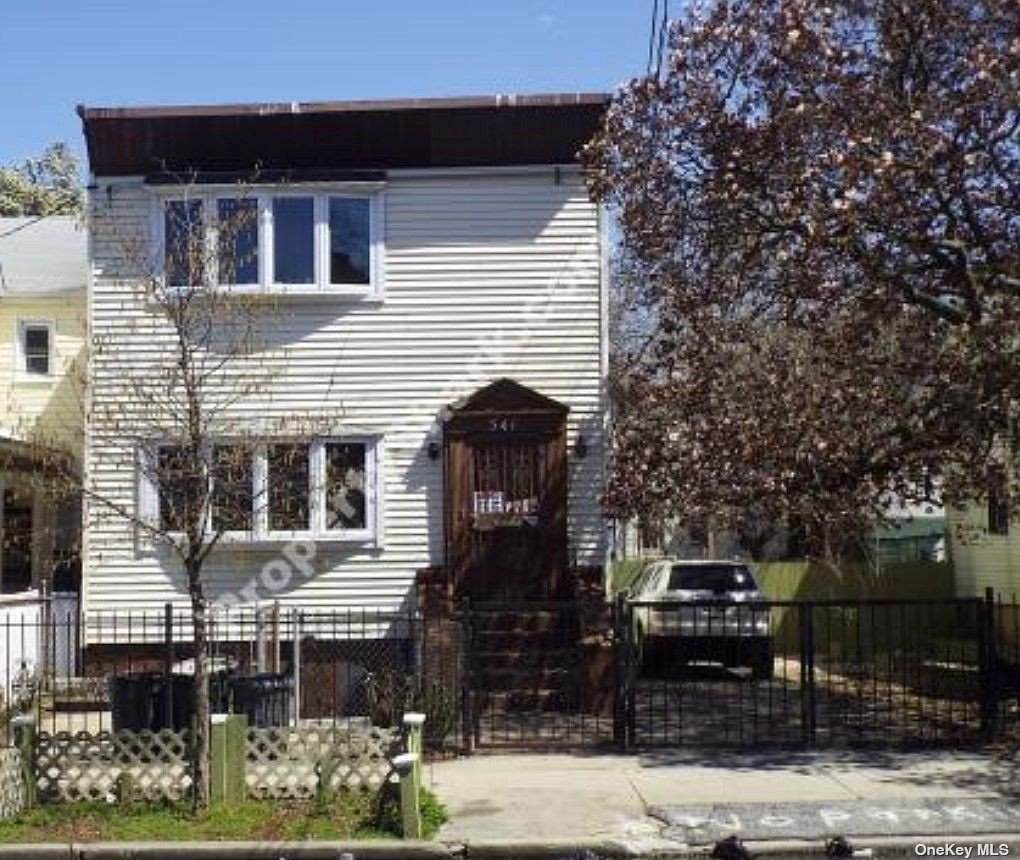 541 Shepherd Avenue - Photo 1
