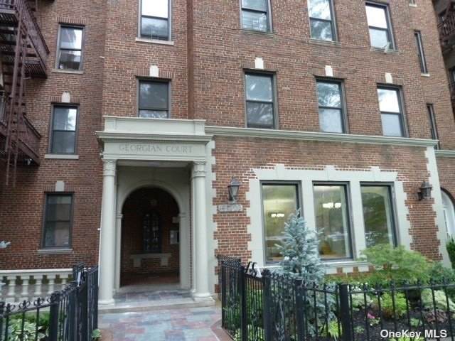 109-20 Queens Boulevard - Photo 1