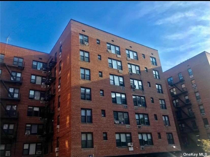 83-30 Vietor Avenue - Photo 1