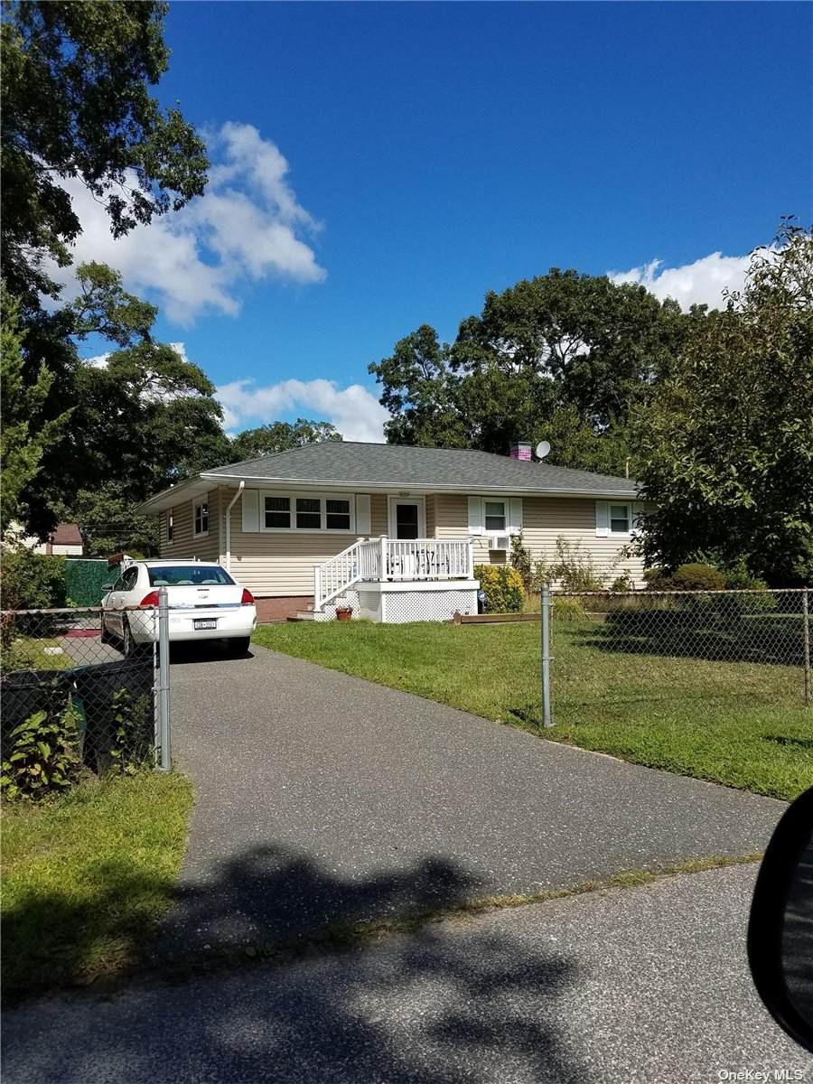 71 Pinewood Drive - Photo 1
