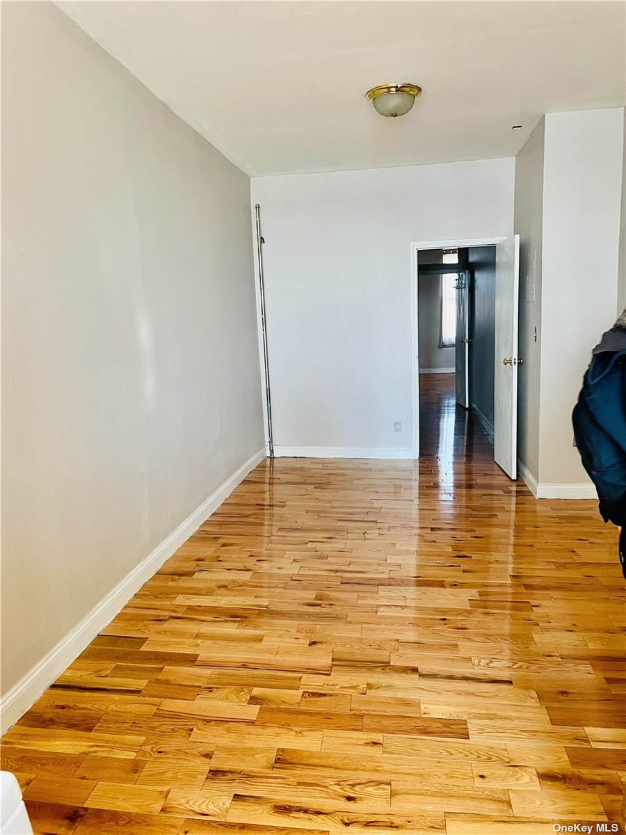 404 Onderdonk Avenue - Photo 1