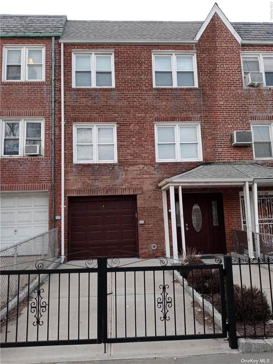 21-32 Steinway Street - Photo 1