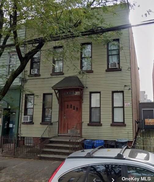 514 Grandview Avenue - Photo 1